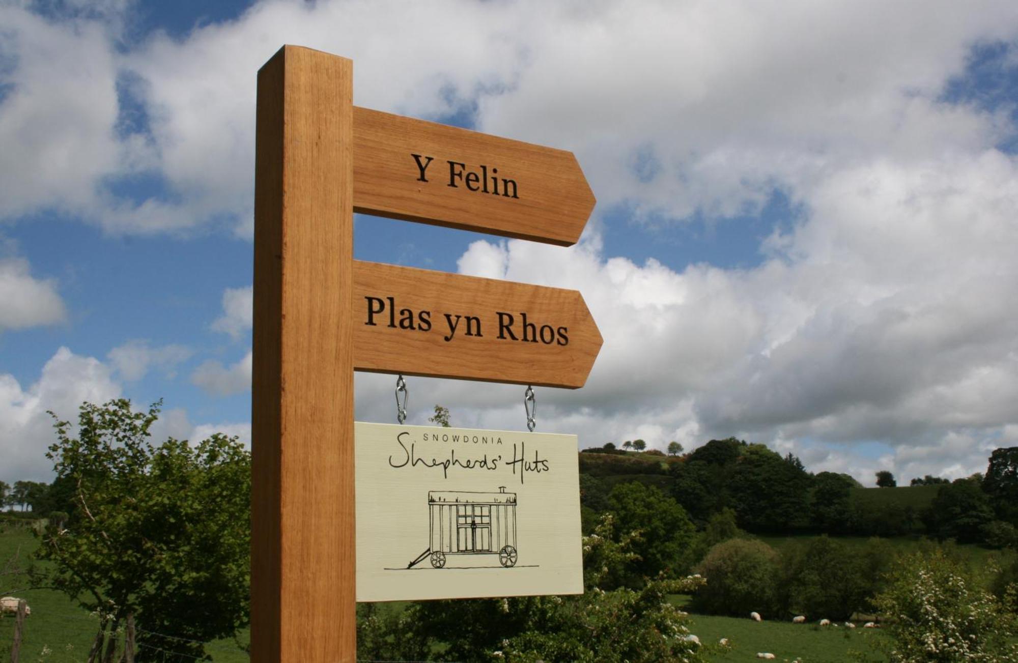 Snowdonia Glamping Holidays, Seren, *
